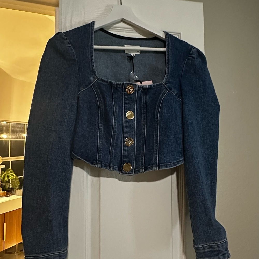 NWT Avec Les Filles Chic Denim Cropped Jacket with Gold Buttons - Picture 2 of 2
